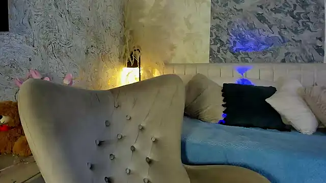 Arianaa collins online show from 03/03/26, 12:00