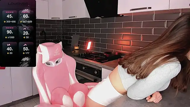 Snapshot of ShaiyaMinn3 chatting on 01/17/26, 04:33 ShaiyaMinn3 online show from 01/17/26, 04:33