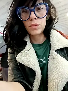 Snapshot of Ali3Martin chatting on 03/14/25, 10:27 Ali3Martin online show from 03/14/25, 10:27