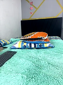 Snapshot of angellicaa_ chatting on 10/22/25, 01:22 angellicaa online show from 10/22/25, 01:22