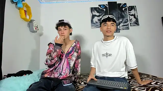 Snapshot of Maxxi_hot23 chatting on 03/22/25, 02:14 Maxxi hot23 online show from 03/22/25, 02:14