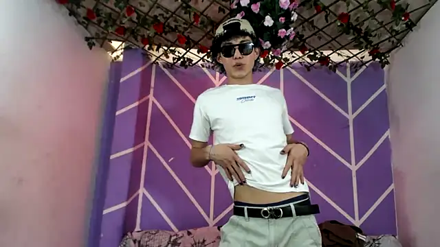 Snapshot of Maxxi_hot23 chatting on 09/19/25, 08:09 Maxxi hot23 online show from 09/19/25, 08:09