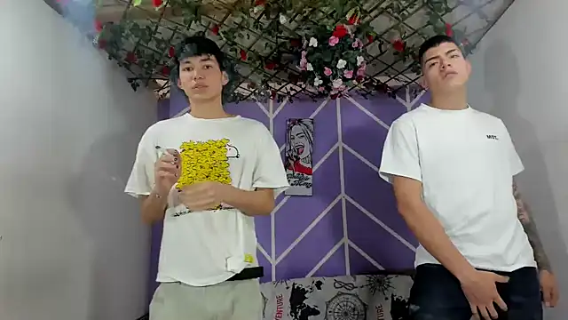 Snapshot of Maxxi_hot23 chatting on 10/09/25, 02:15 Maxxi hot23 online show from 10/09/25, 02:15