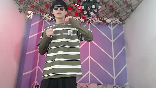 Snapshot of Maxxi_hot23 chatting on 10/14/25, 07:25 Maxxi hot23 online show from 10/14/25, 07:25