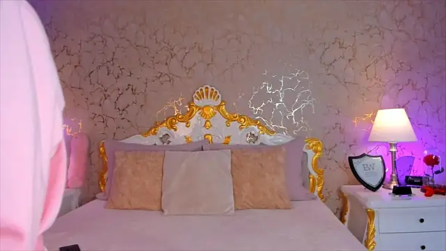 ScarlettWallace online show from 11/01/25, 04:53