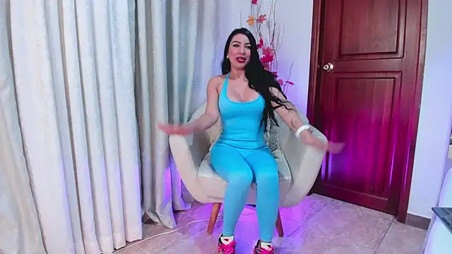 Snapshot of SeleneLujan chatting on 02/27/25, 11:41 SeleneLujan online show from 02/27/25, 11:41