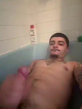 Snapshot of papiVilla23 chatting on 09/16/25, 01:56 papiVilla23 online show from 09/16/25, 01:56