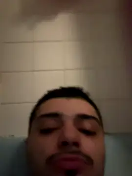 Snapshot of papiVilla23 chatting on 10/03/25, 03:36 papiVilla23 online show from 10/03/25, 03:36