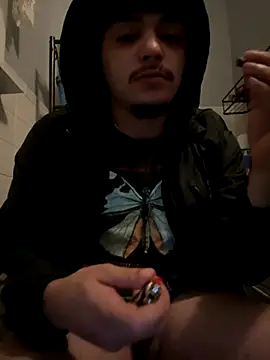 Snapshot of papiVilla23 chatting on 11/05/25, 03:17 papiVilla23 online show from 11/05/25, 03:17