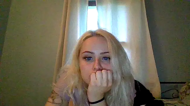 Snapshot of sluttypumpkin chatting on 06/09/26, 10:49 sluttypumpkin online show from 06/09/26, 10:49