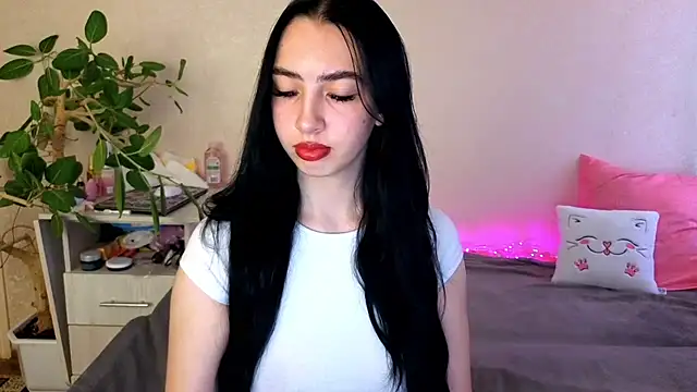 WildKittenX  online show from 05/25/26, 05:02