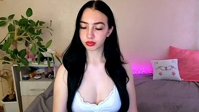 WildKittenX  online show from 05/26/26, 04:08