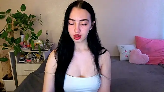 WildKittenX  online show from 06/20/26, 04:04