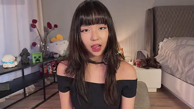 Snapshot of melana_love chatting on 10/06/25, 01:41 melana love online show from 10/06/25, 01:41