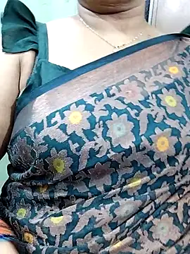 Snapshot of abinaya26 chatting on 11/09/25, 02:37 abinaya26 online show from 11/09/25, 02:37