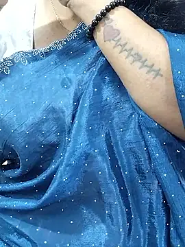 Snapshot of abinaya26 chatting on 11/14/25, 07:18 abinaya26 online show from 11/14/25, 07:18