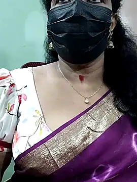 Snapshot of abinaya26 chatting on 11/17/25, 01:39 abinaya26 online show from 11/17/25, 01:39