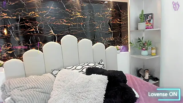 Bonniie 22 online show from 03/10/25, 03:52