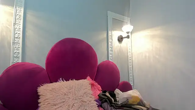 Bonniie 22 online show from 10/31/25, 01:45