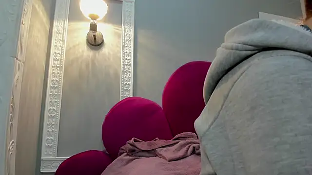 Bonniie 22 online show from 12/05/25, 03:52