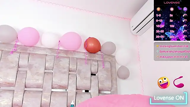 Snapshot of LunaaSweett chatting on 03/20/25, 08:08 LunaaSweett online show from 03/20/25, 08:08