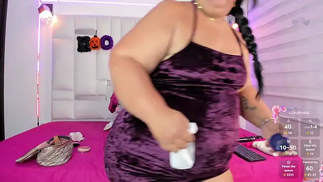 Snapshot of LunaaSweett chatting on 10/16/25, 08:32 LunaaSweett online show from 10/16/25, 08:32