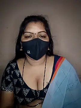 Snapshot of Bagi-Sexy chatting on 12/21/25, 08:38 Bagi-Sexy online show from 12/21/25, 08:38