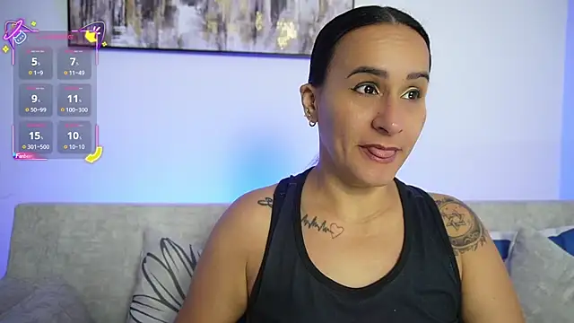 Snapshot of Sara_Charmy chatting on 09/25/25, 10:41 Sara Charmy online show from 09/25/25, 10:41