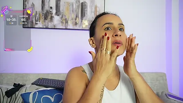 Snapshot of Sara_Charmy chatting on 10/01/25, 11:05 Sara Charmy online show from 10/01/25, 11:05