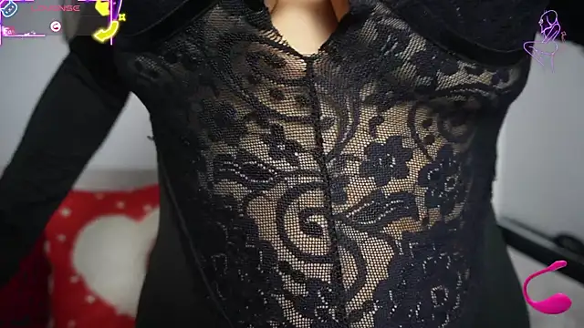 Snapshot of Sara_Charmy chatting on 11/10/25, 12:15 Sara Charmy online show from 11/10/25, 12:15