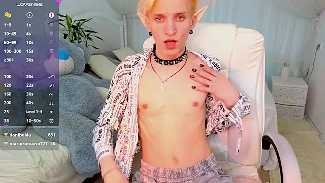 Snapshot of Limon_chik chatting on 03/18/25, 11:19 Limon chik online show from 03/18/25, 11:19