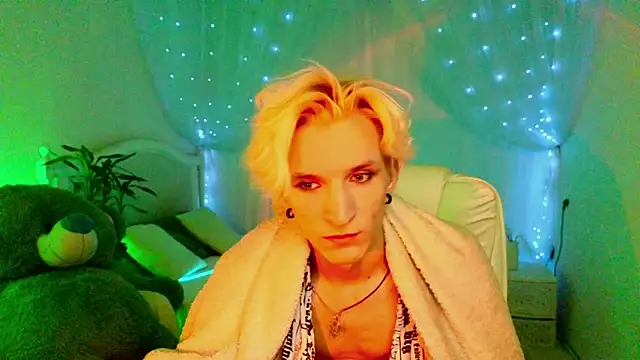 Snapshot of Limon_chik chatting on 03/18/25, 07:42 Limon chik online show from 03/18/25, 07:42