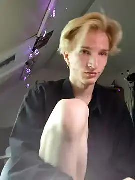 Snapshot of Limon_chik chatting on 09/27/25, 10:20 Limon chik online show from 09/27/25, 10:20