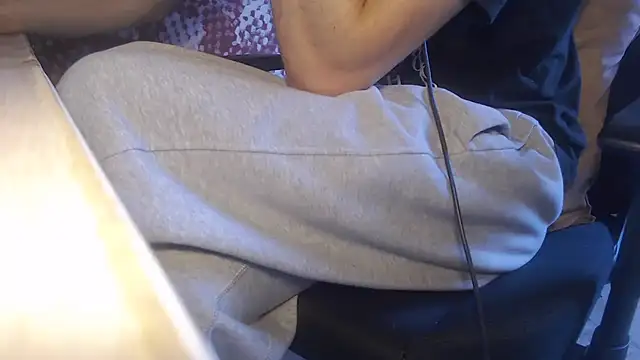 GreekDaddyNickOfficial online show from 11/04/25, 08:13