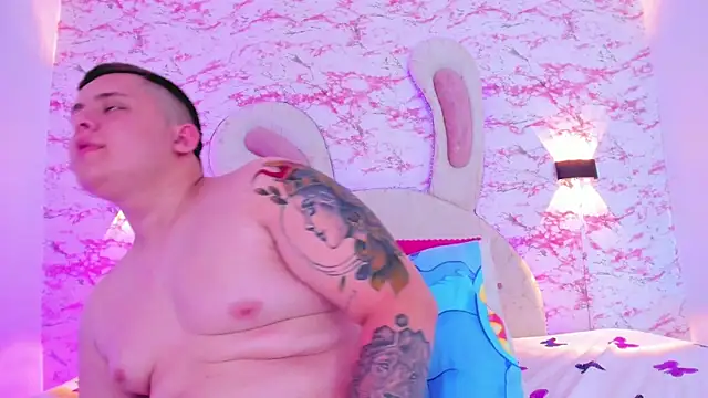 Snapshot of IM_SINAY chatting on 03/12/25, 01:36 IM SINAY online show from 03/12/25, 01:36