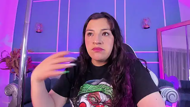 TaraTaylorr online show from 11/13/25, 02:21