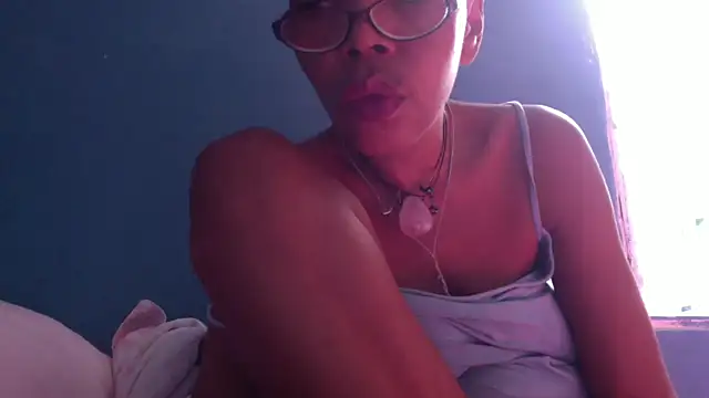 Ladyzee25 online show from 10/30/25, 06:19