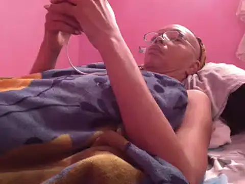 Ladyzee25 online show from 02/05/26, 01:05