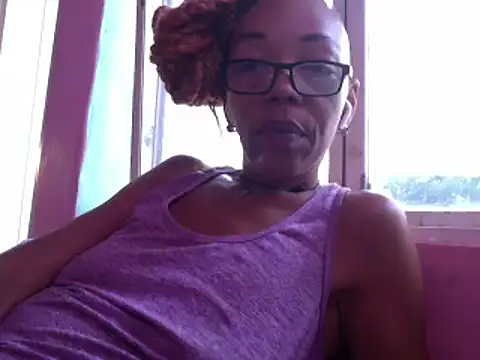 Snapshot of Ladyzee25 chatting on 06/20/26, 07:16 Ladyzee25 online show from 06/20/26, 07:16