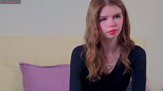 Snapshot of AmityDilley chatting on 10/26/25, 06:19 AmityDilley online show from 10/26/25, 06:19