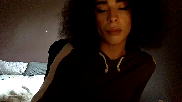 Naomishow33 online show from 03/19/25, 05:06