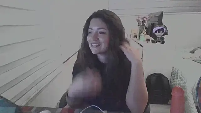 Snapshot of Piolapk chatting on 11/18/25, 02:06 Piolapk online show from 11/18/25, 02:06