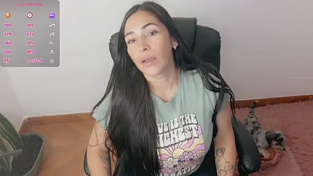 luna lgomez  online show from 07/15/26, 10:09