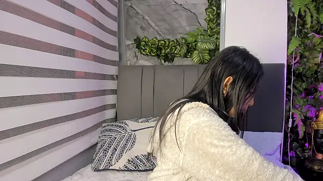 Fernanda liie  online show from 12/20/25, 11:28