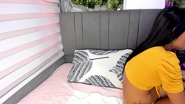 Fernanda liie  online show from 12/21/25, 01:07