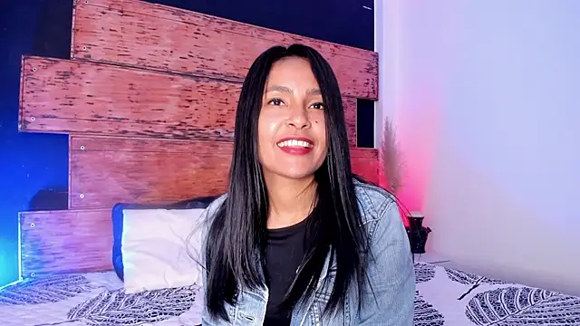Fernanda liie  online show from 05/20/26, 12:44
