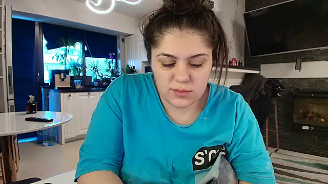 Layla- online show from 01/20/25, 10:18