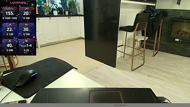 Layla- online show from 02/01/25, 09:21