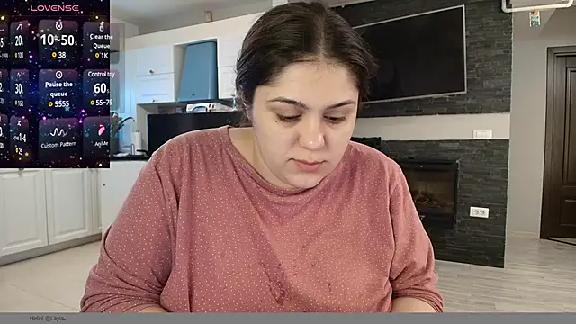 Layla- online show from 02/12/25, 09:20