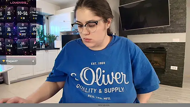 Layla- online show from 02/21/25, 01:55